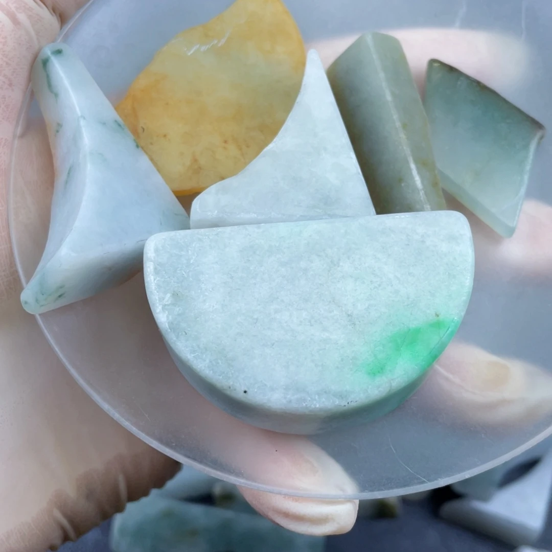 翡翠颈饰未镶嵌翡翠10