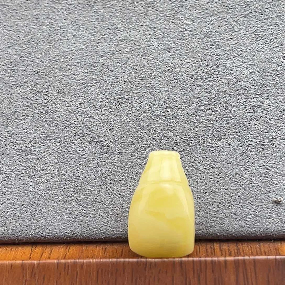 蜜蜡未镶嵌颈饰丰颖