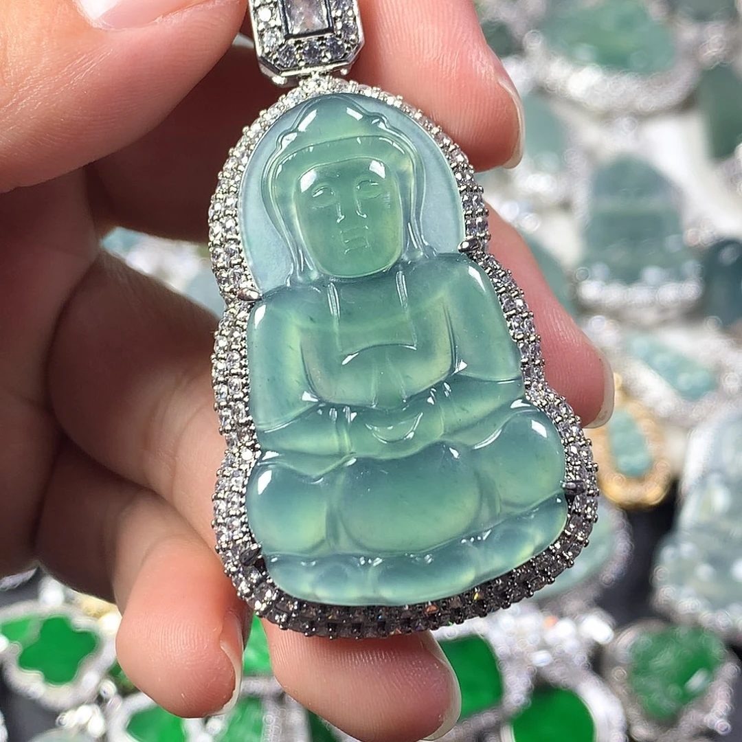 翡翠未镶嵌颈饰观音