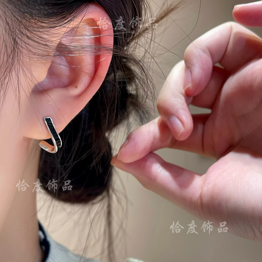 【恰度】黑色几何扭曲耳钉不规则设计百搭小众简约