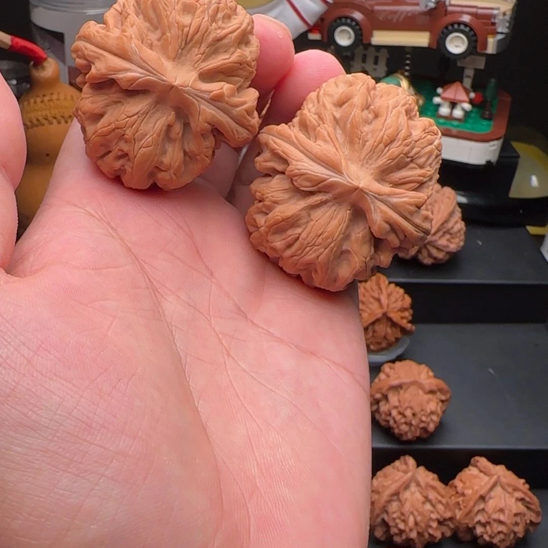 吊坠文玩核桃48红锦鲤