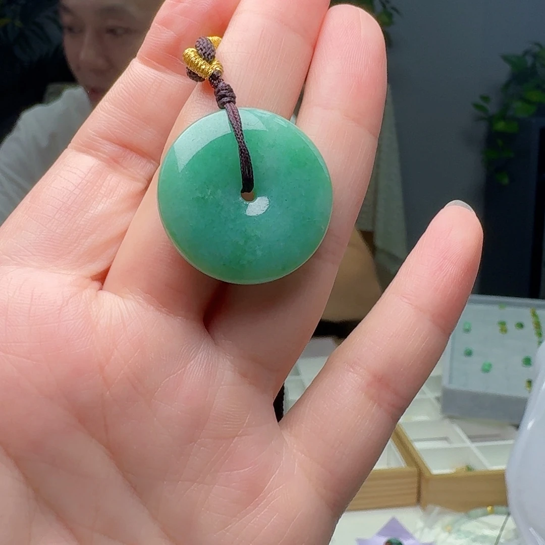 翡翠未镶嵌吊坠(赠链)天然