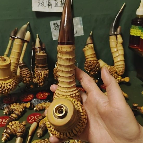 爱***悔贵州特色竹根烟斗工艺品手把件