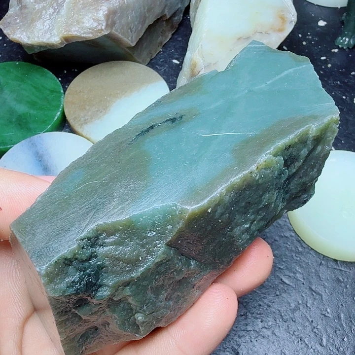 未镶嵌和田玉（糖玉）珠宝奇石