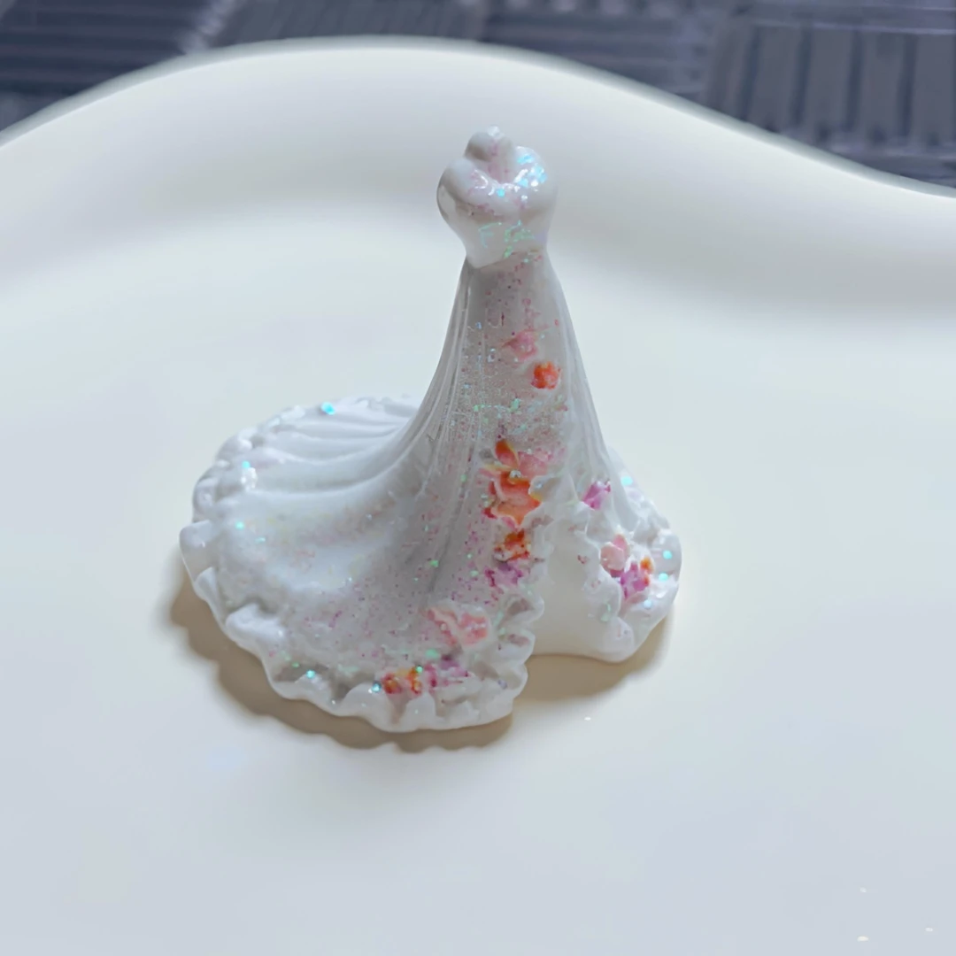 小方定制重工婚纱礼服树脂配件