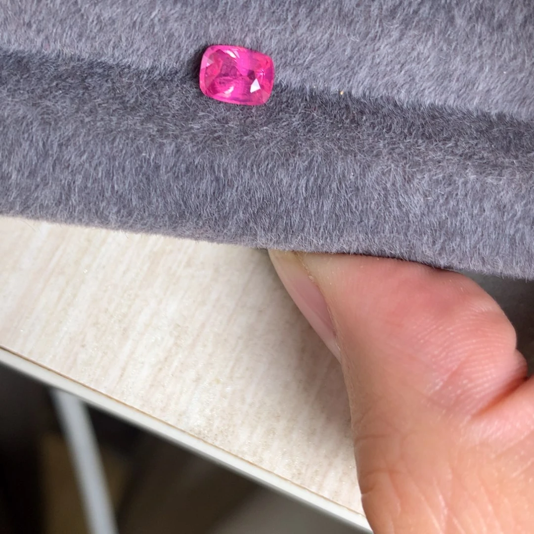 尖晶石裸石1.1卡 莲花 马哼盖