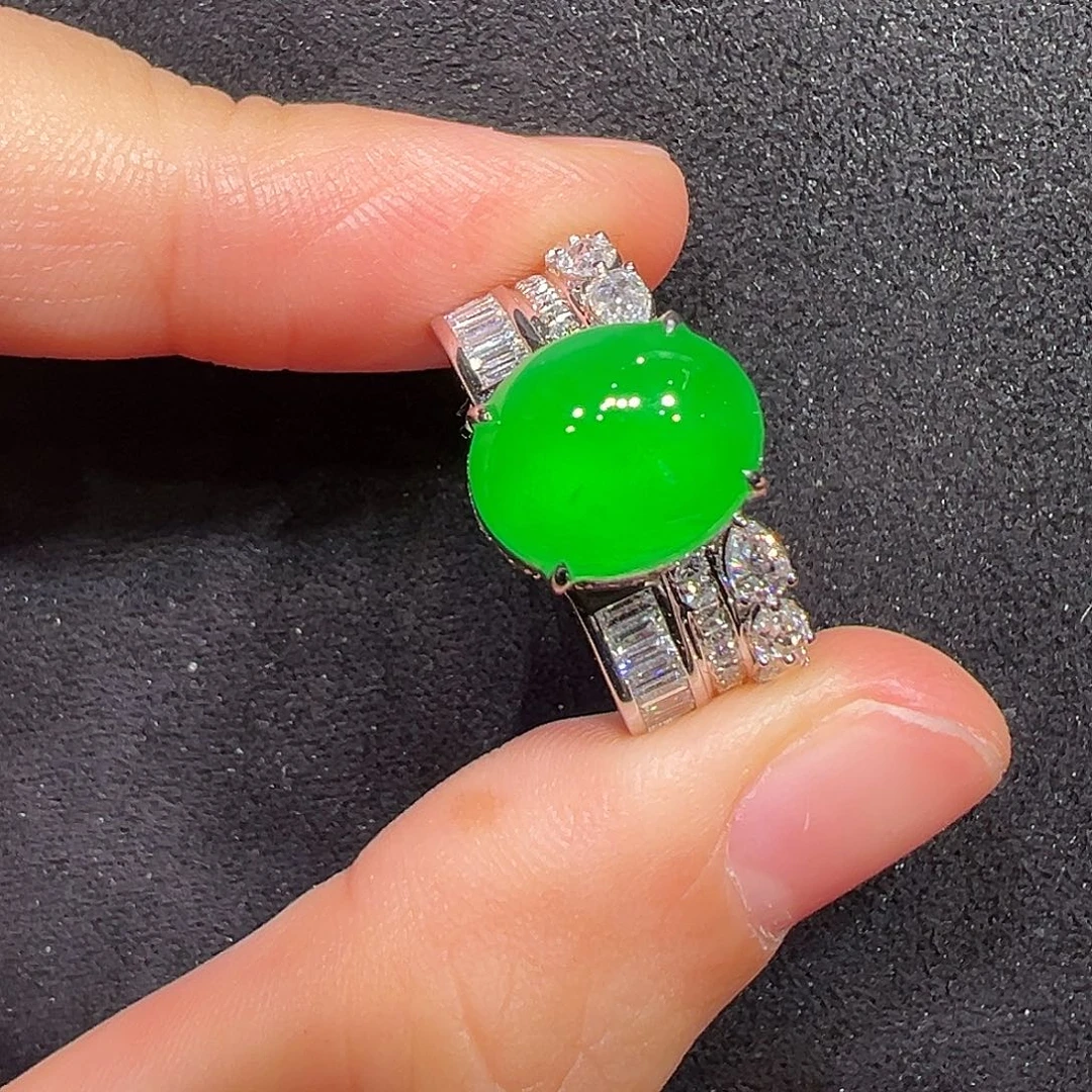 翡翠18K金镶嵌戒指