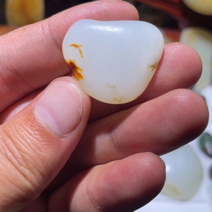 颈饰未镶嵌和田玉（子料）