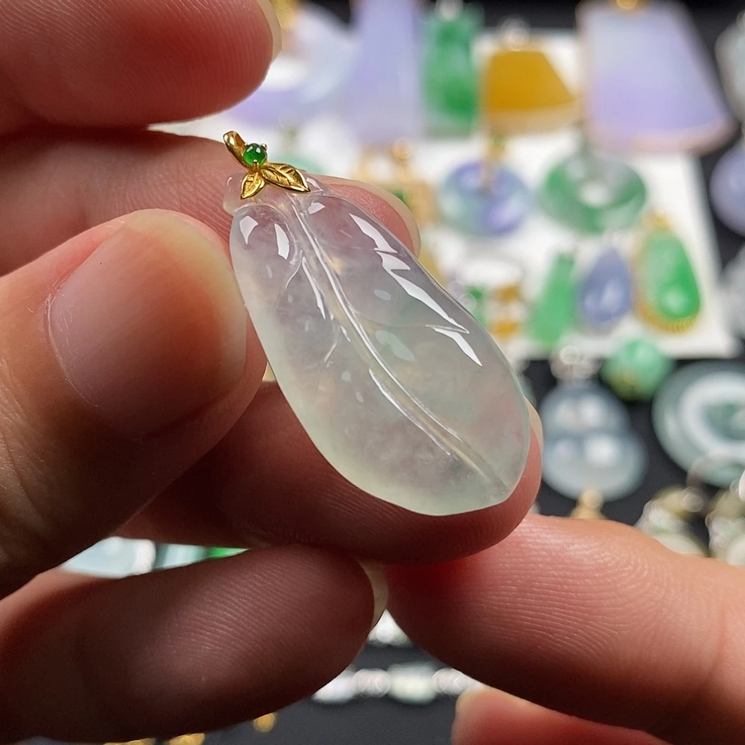 翡翠18K金镶嵌颈饰翡翠