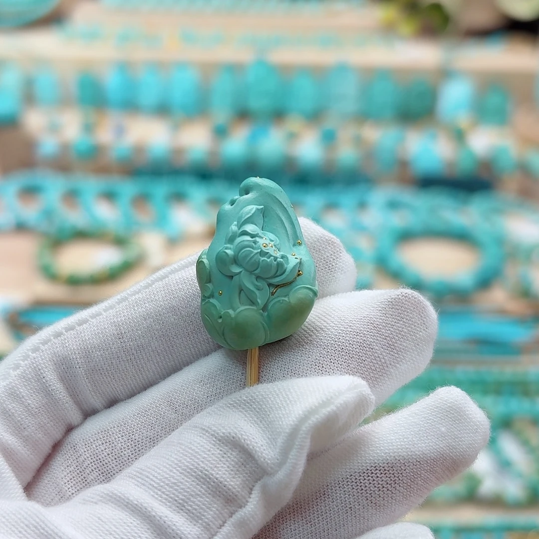 绿松石未镶嵌珠宝奇石