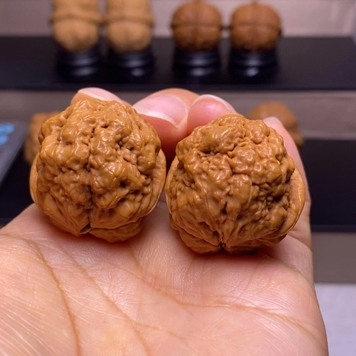 文玩核桃把件血舍利13