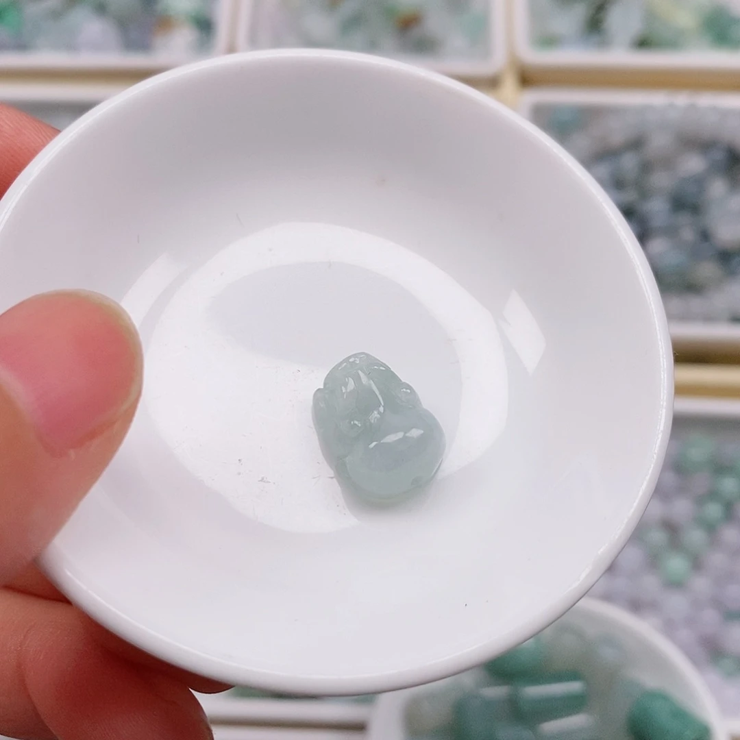 翡翠未镶嵌吊坠(不含链)江*