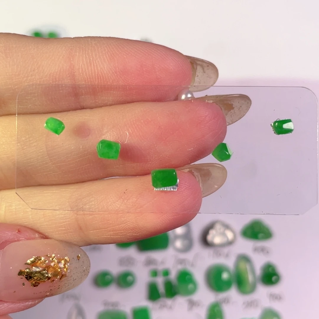 翡翠未镶嵌颈饰裸石