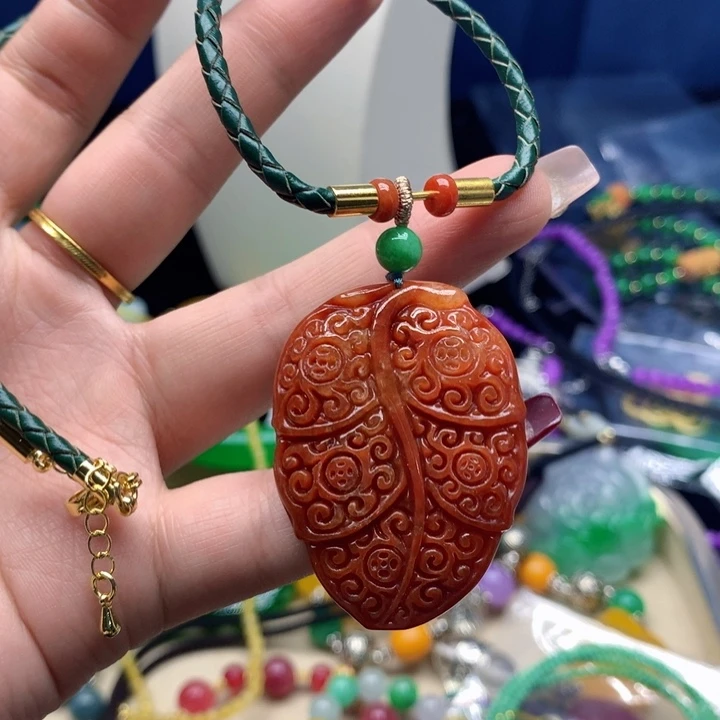 翡翠颈饰未镶嵌吊坠