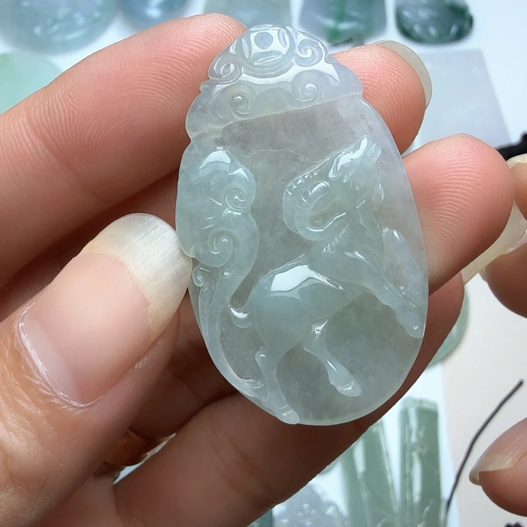 翡翠未镶嵌颈饰天然缅甸翡翠A货羊牌