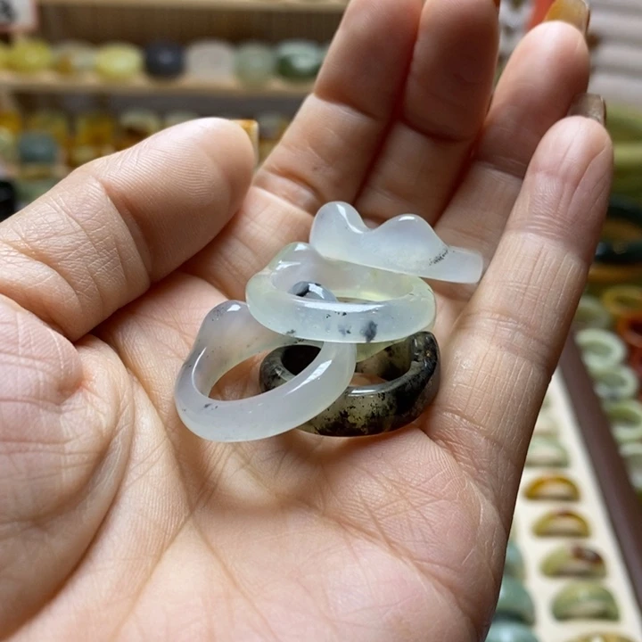岫玉未镶嵌戒指岫玉精品指环内径 16 到 19 随机发一个