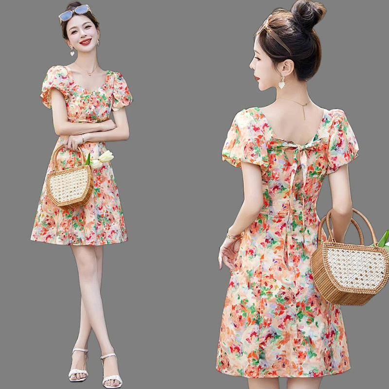 碎花连衣裙女2025夏季新款气质收腰显瘦小个子薄款超好看夏天裙子