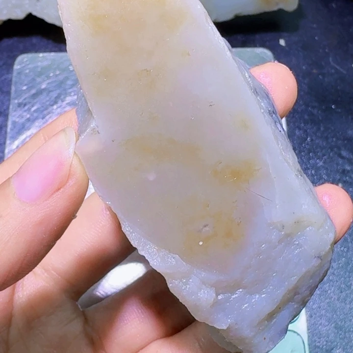 未镶嵌和田玉（糖玉）珠宝半成品
