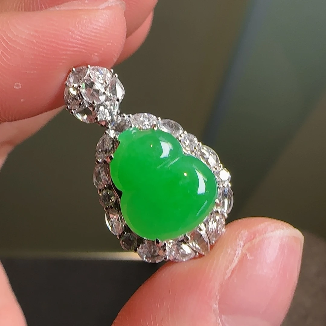 翡翠18K金镶嵌颈饰天然翡翠