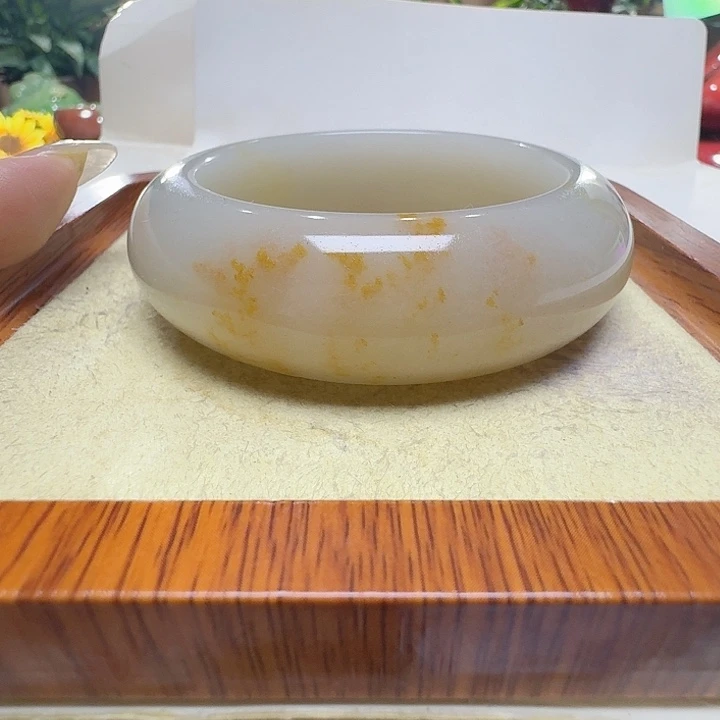 橙***橙石英质玉未镶嵌手镯