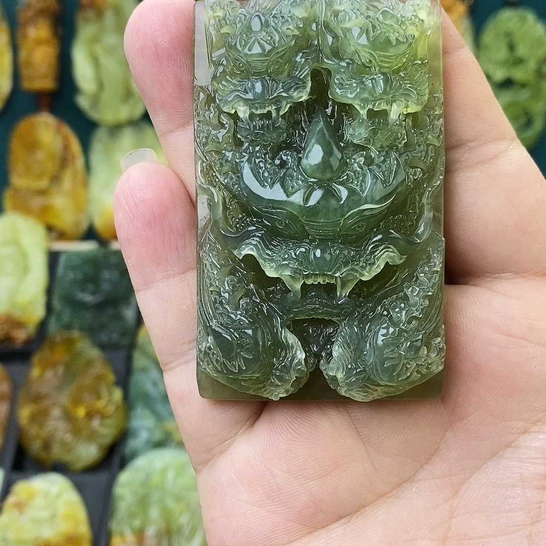 未镶嵌蛇纹石玉颈饰