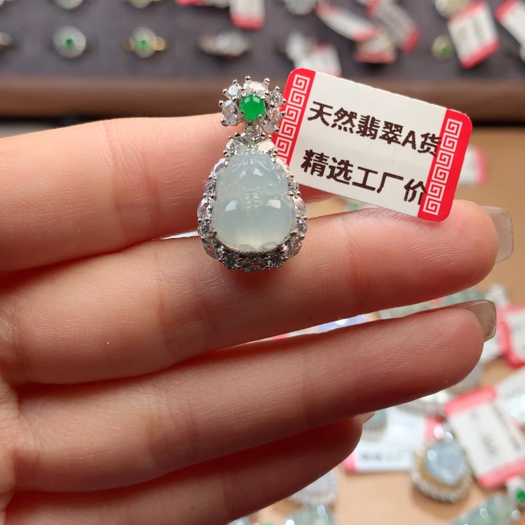 翡翠挂件银S925镶嵌貔貅