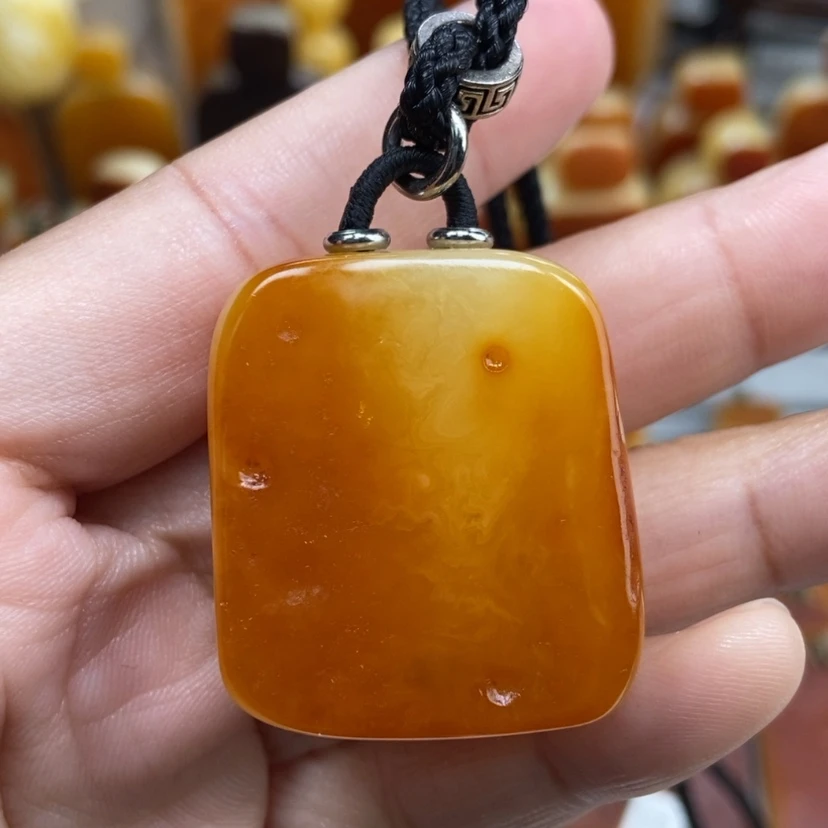 【闪购商品】琥珀颈饰未镶嵌