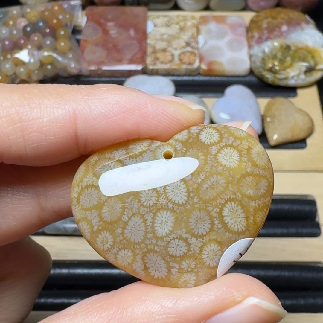 硅化玉冰透花花未镶嵌