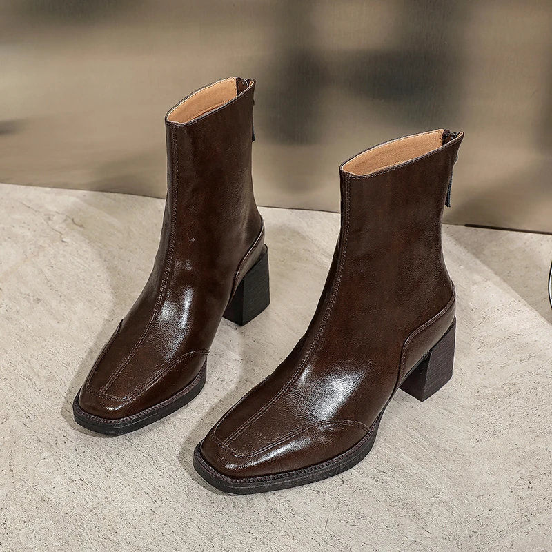 短筒皮靴秋冬季新款今年超火不累脚高跟鞋粗跟瘦瘦靴马丁靴短靴女