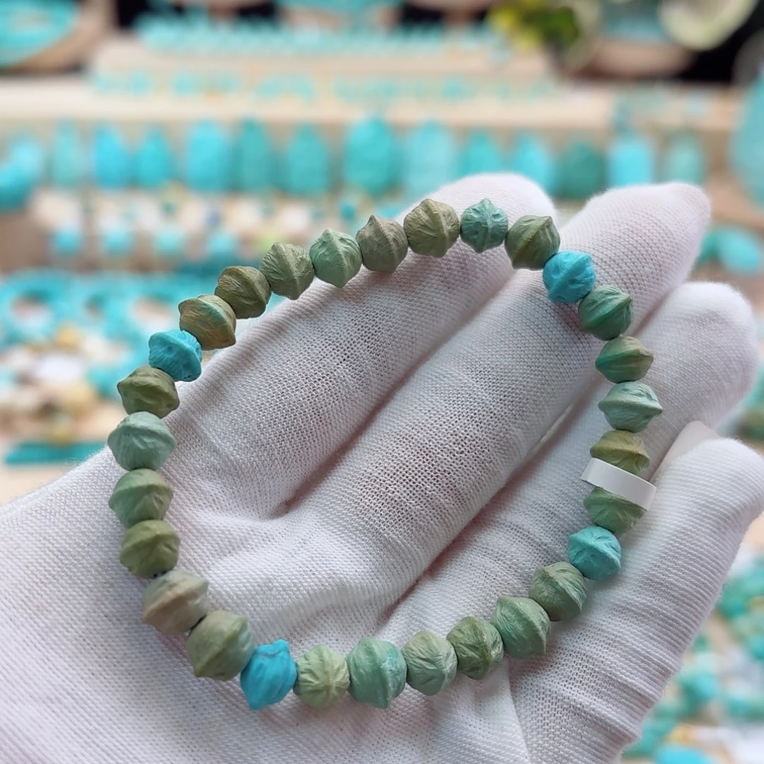 绿松石未镶嵌珠宝奇石