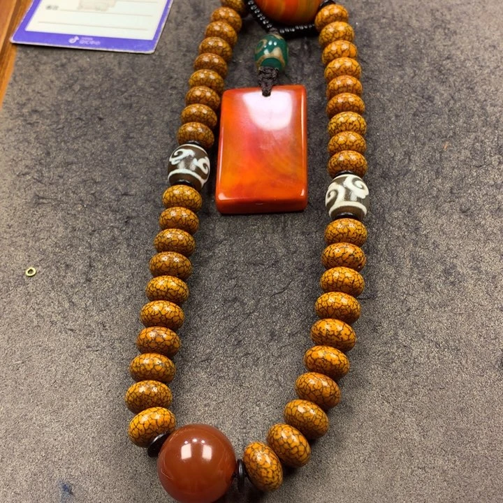 星月菩提吊坠手持