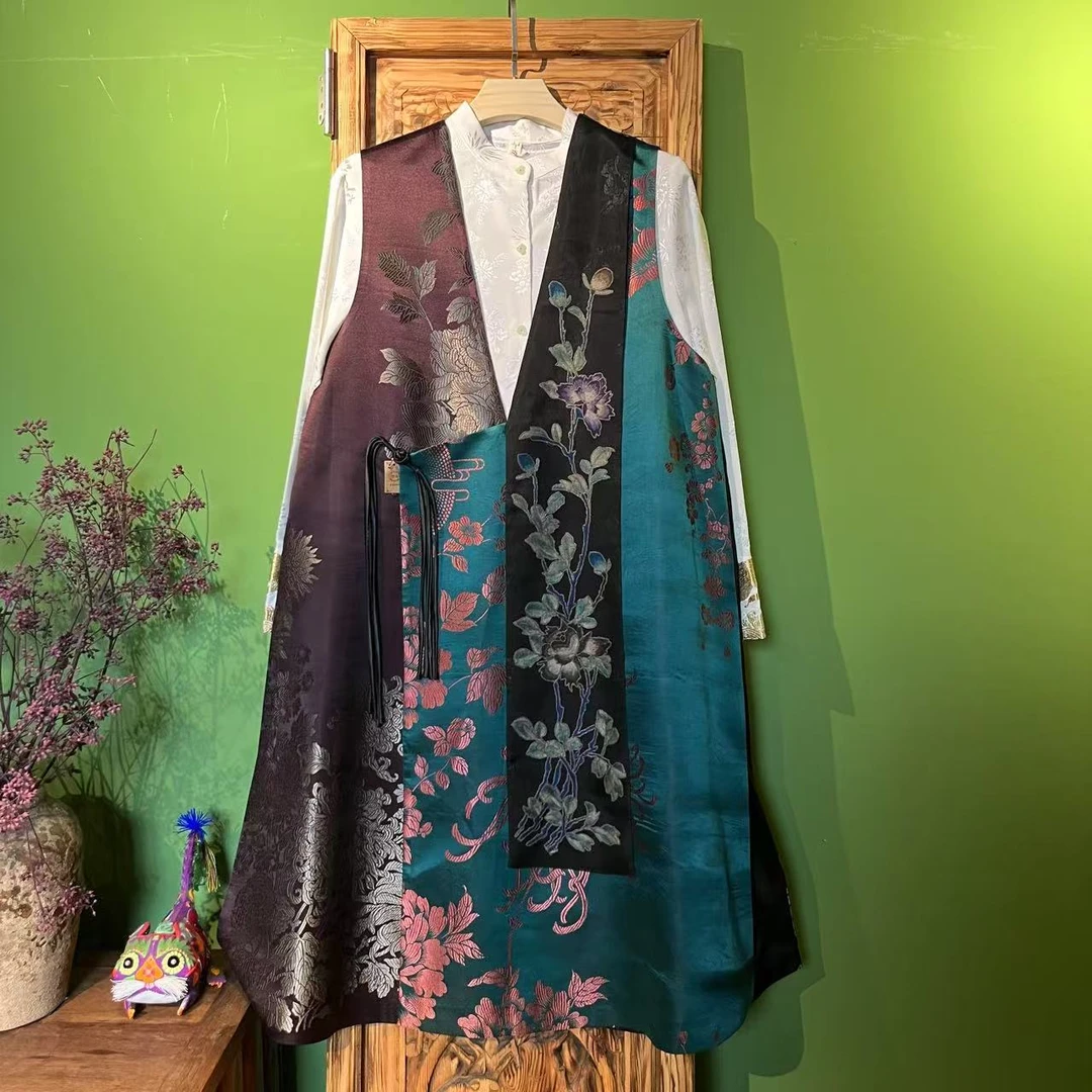 四两老绣缎面设计款长马甲