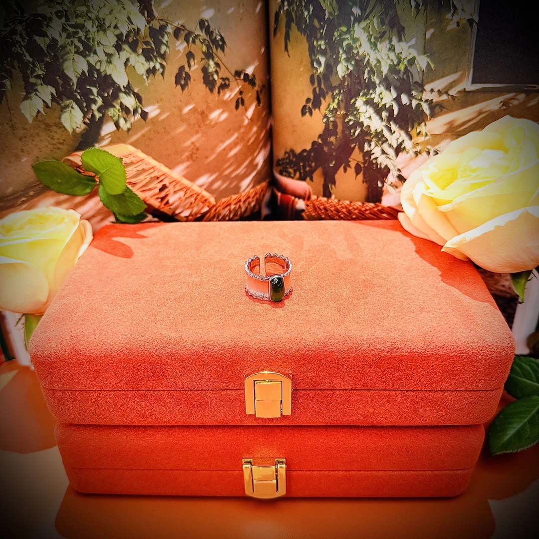 壹屿珠宝 0309017   和田玉典藏戒指