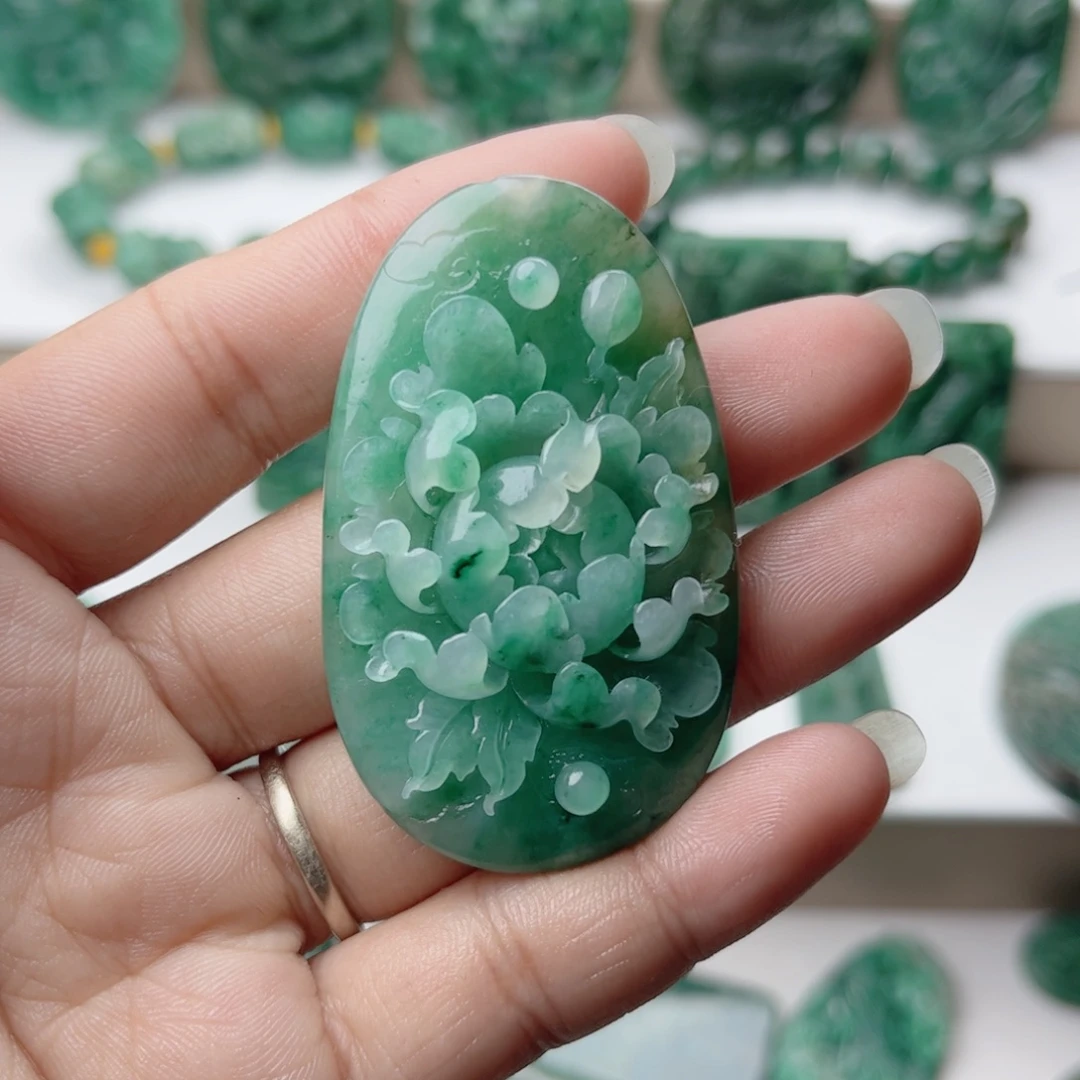 早***好独山玉未镶嵌挂件