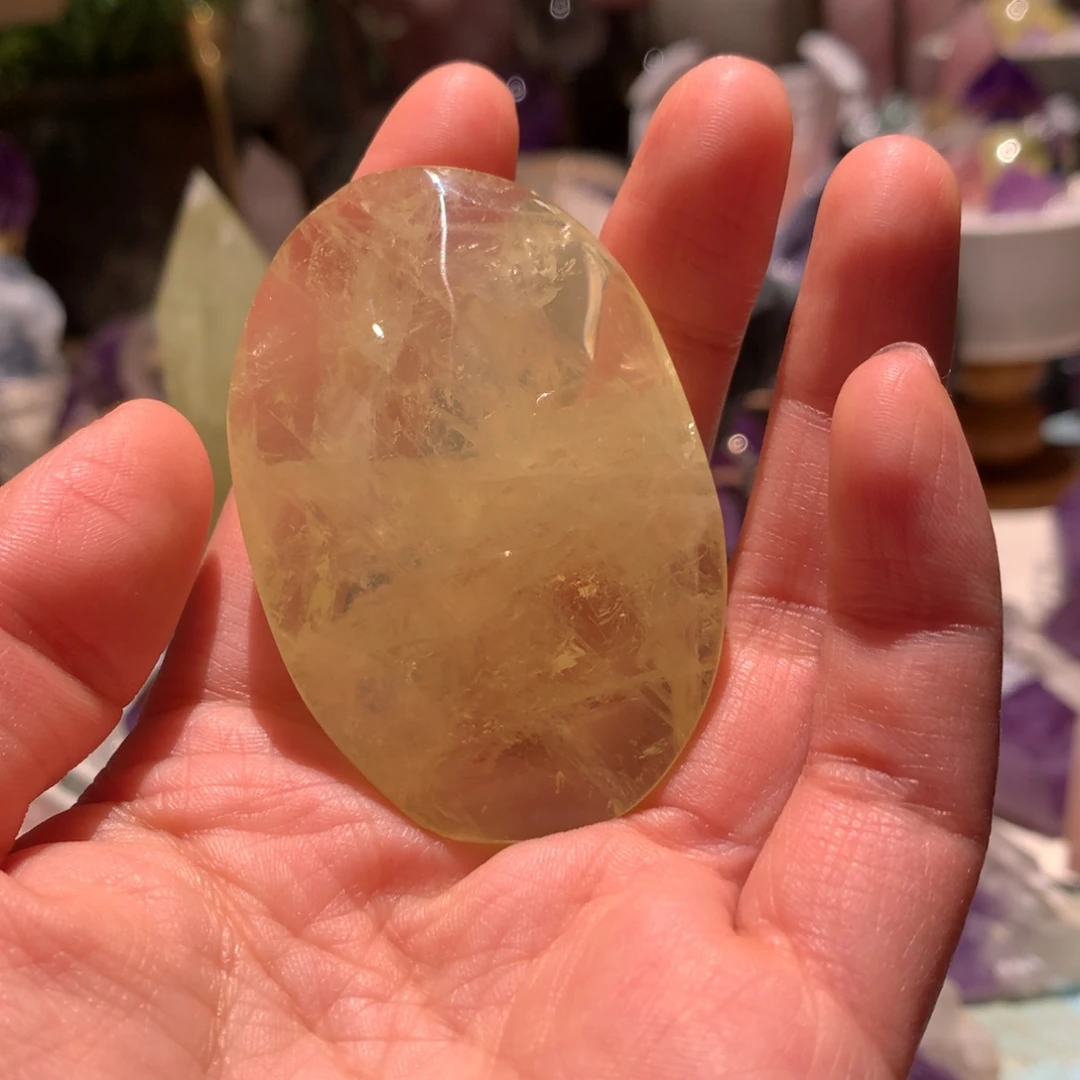 水晶把玩未镶嵌桃**下黄水晶