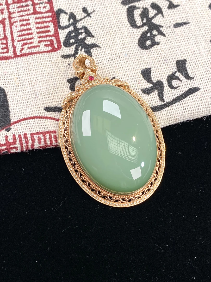 【福源珍宝】和田玉碧玉粉青大蛋面18k金豪镶