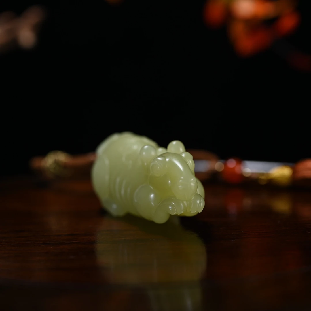 LOT8828和田玉黄玉鼠来宝手把件/杭拍