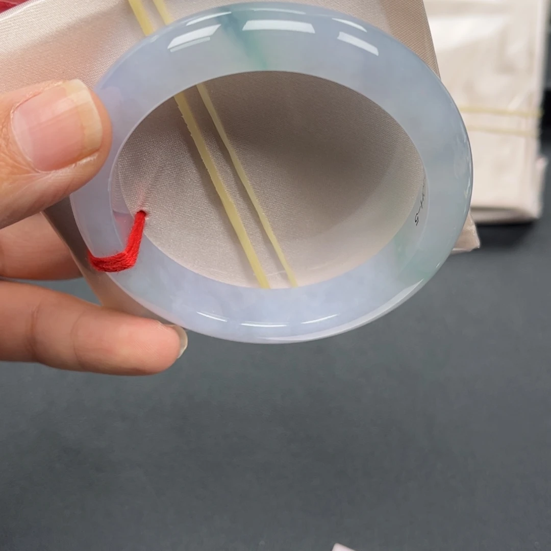 翡翠未镶嵌手镯手镯