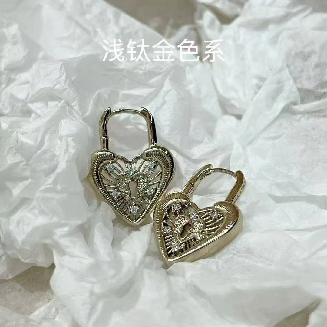 B706浅钛金色爱心闪闪耳扣款耳饰