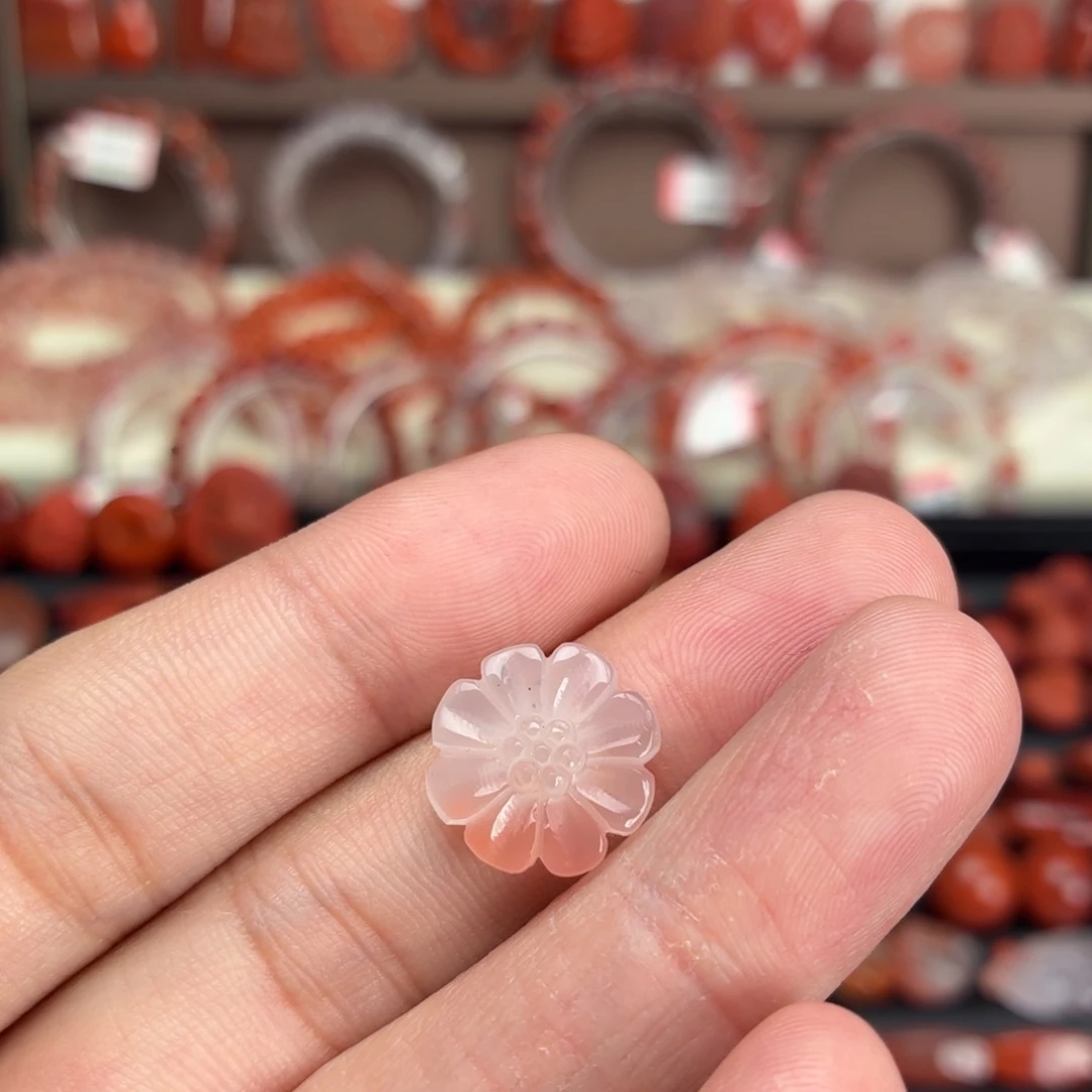 南红玛瑙未镶嵌颈饰小雏菊