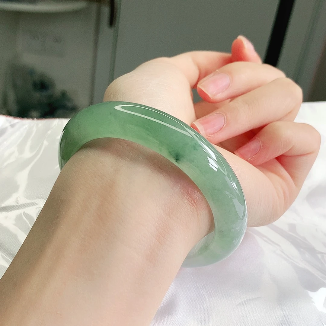 翡翠手镯未镶嵌缅甸天然a货翡翠手镯