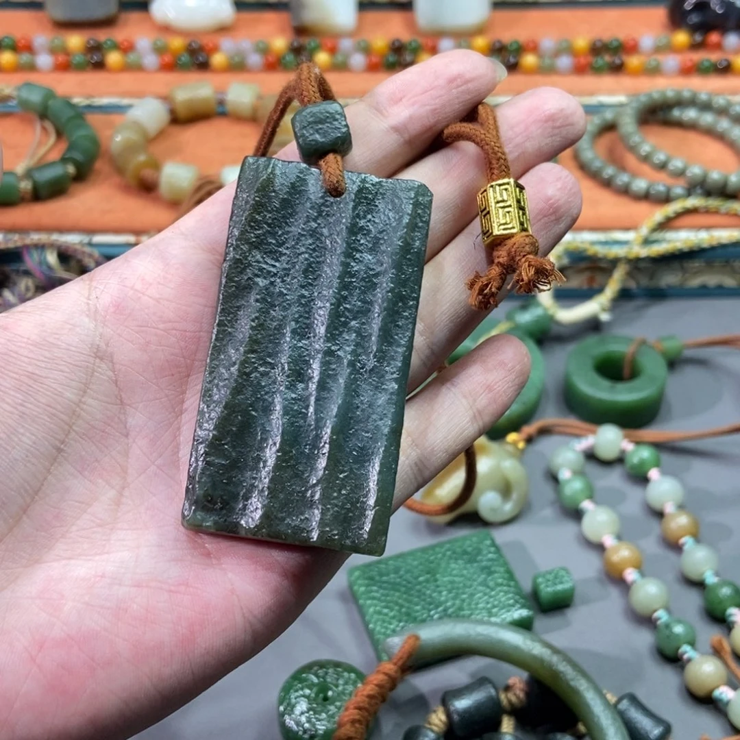 和田玉颈饰未镶嵌D***6