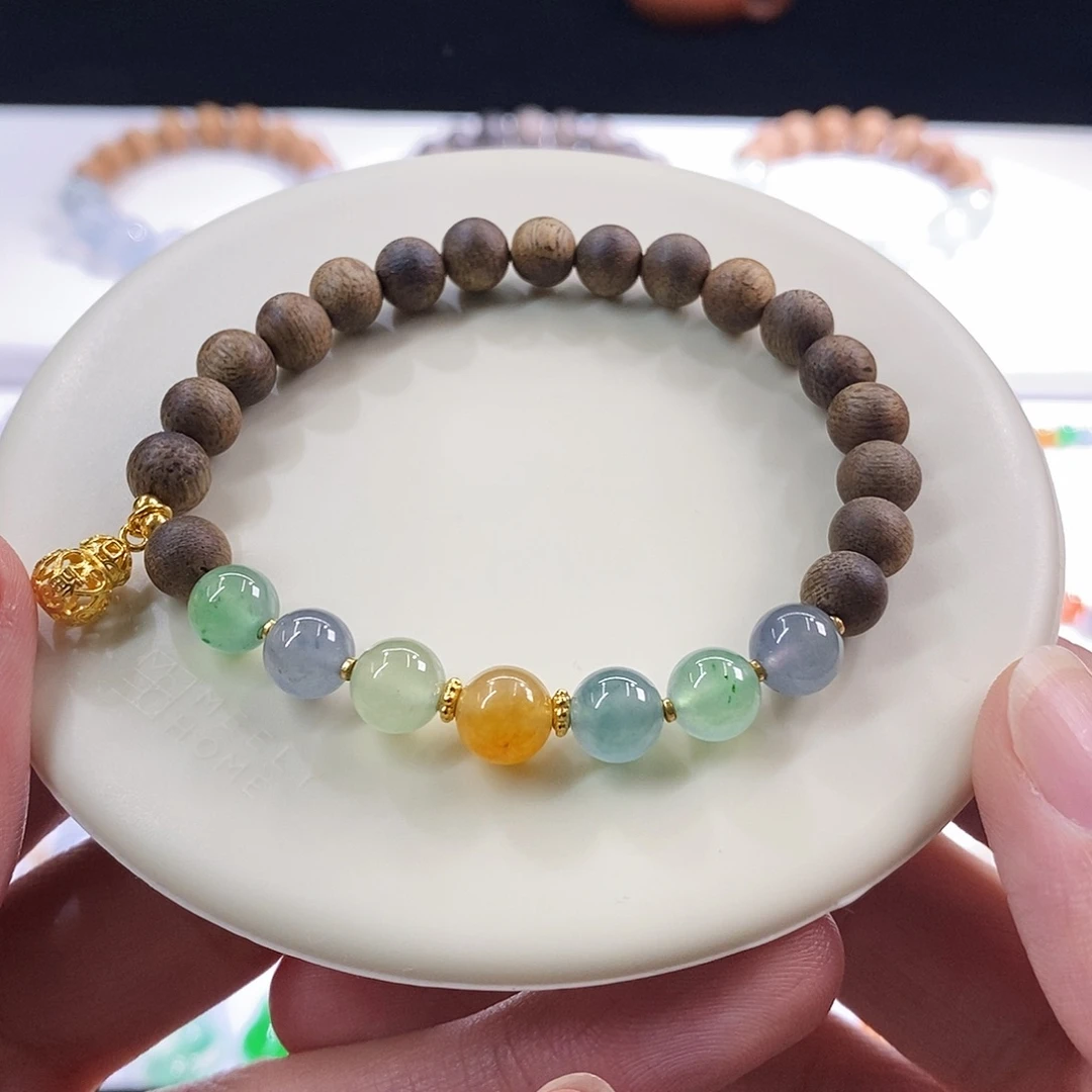 颈饰未镶嵌翡翠手串