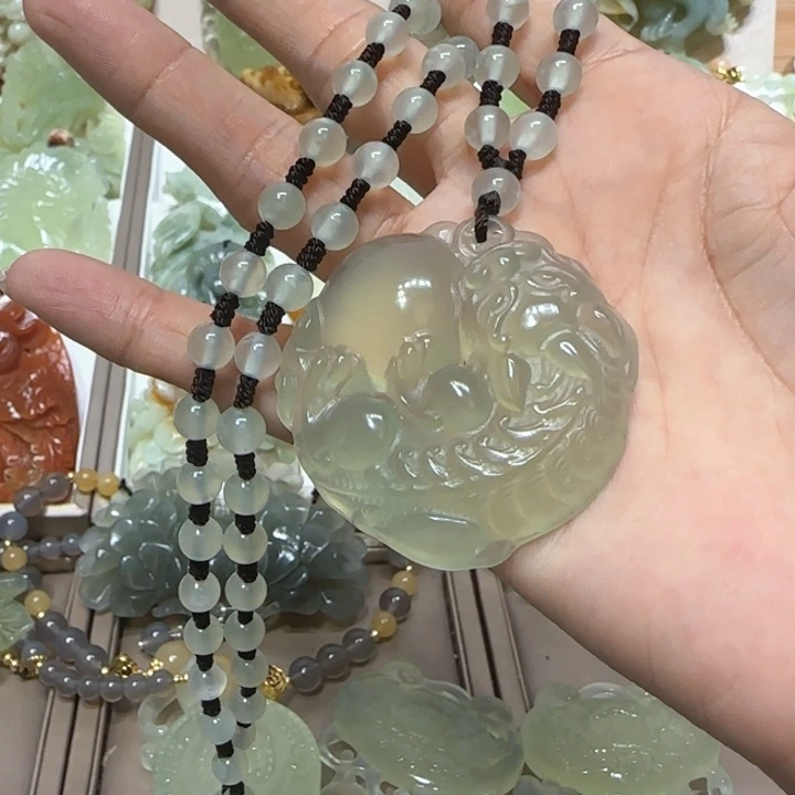 蛇纹石玉吊坠未镶嵌