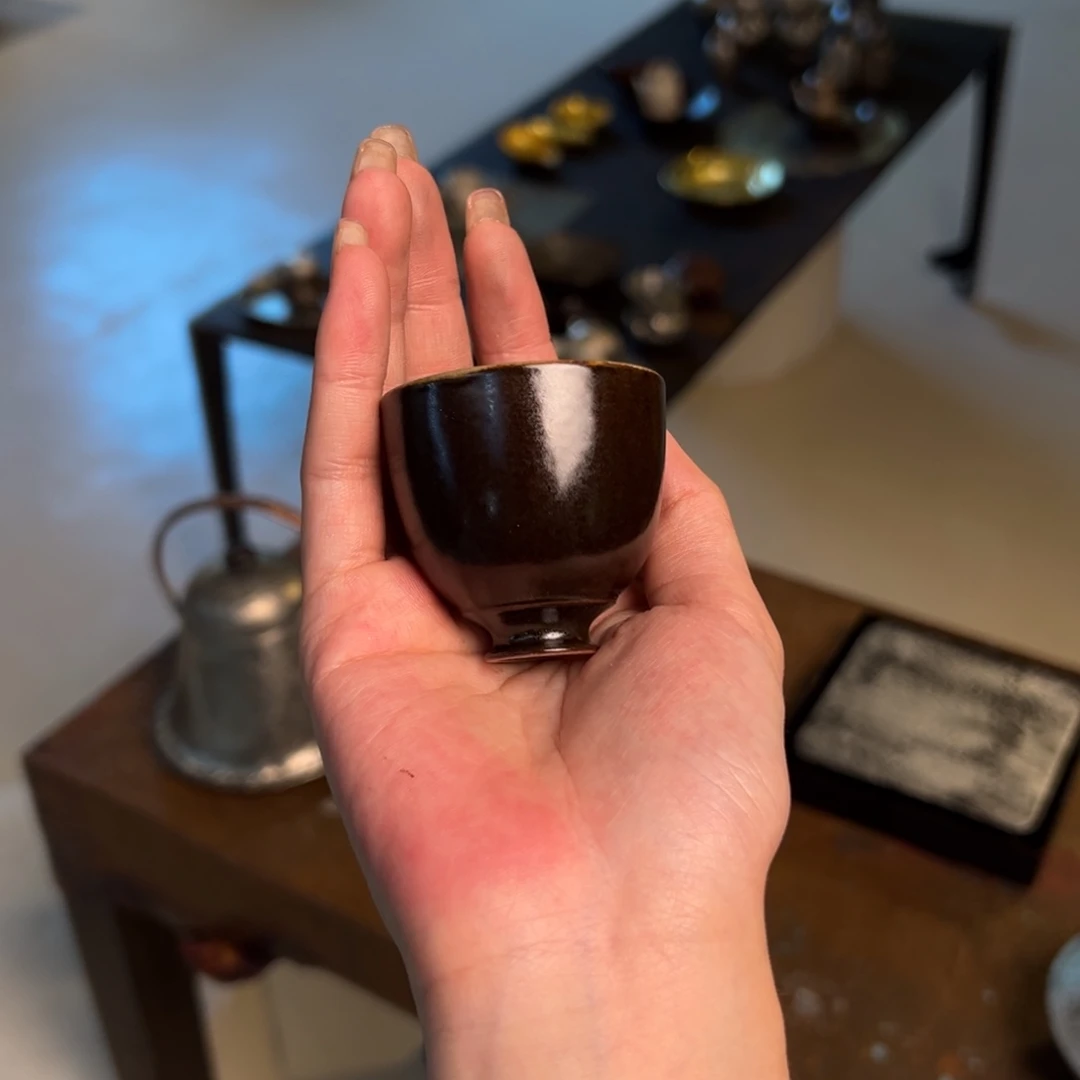 盖碗陶瓷。      陶瓷。