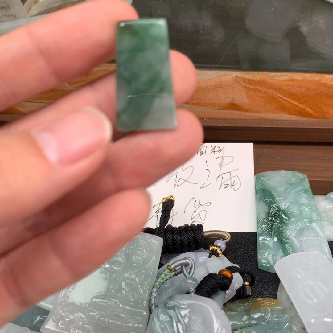 翡翠未镶嵌颈饰福利