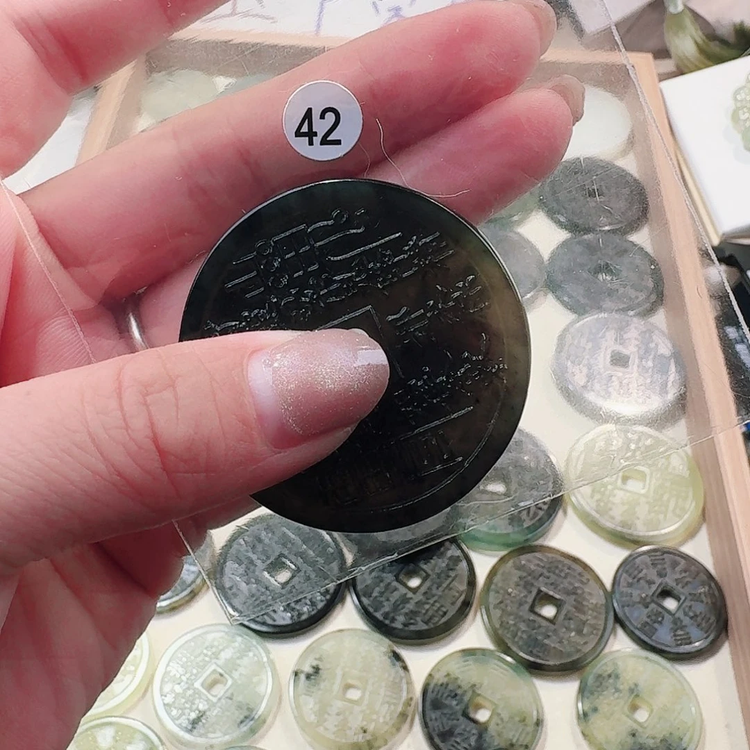 蛇纹石玉颈饰合金精美礼品