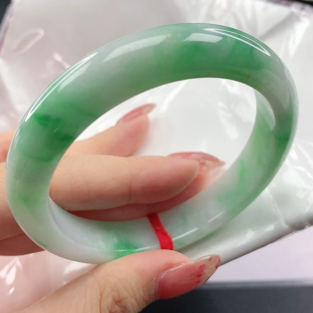 翡翠手镯未镶嵌，161