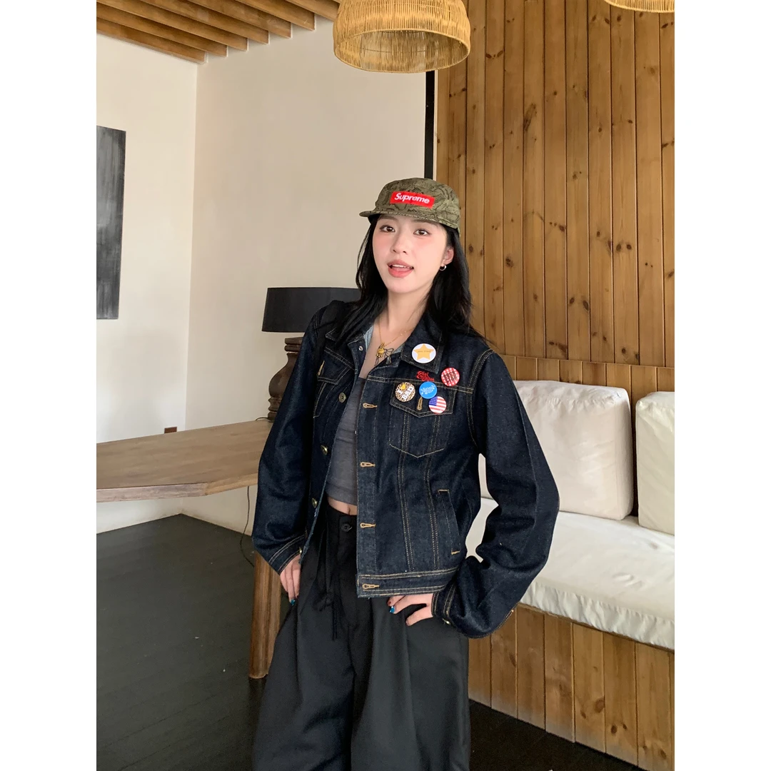 木子羊美式复古徽章翻领牛仔外套女2025新款早秋修身短款牛仔套装