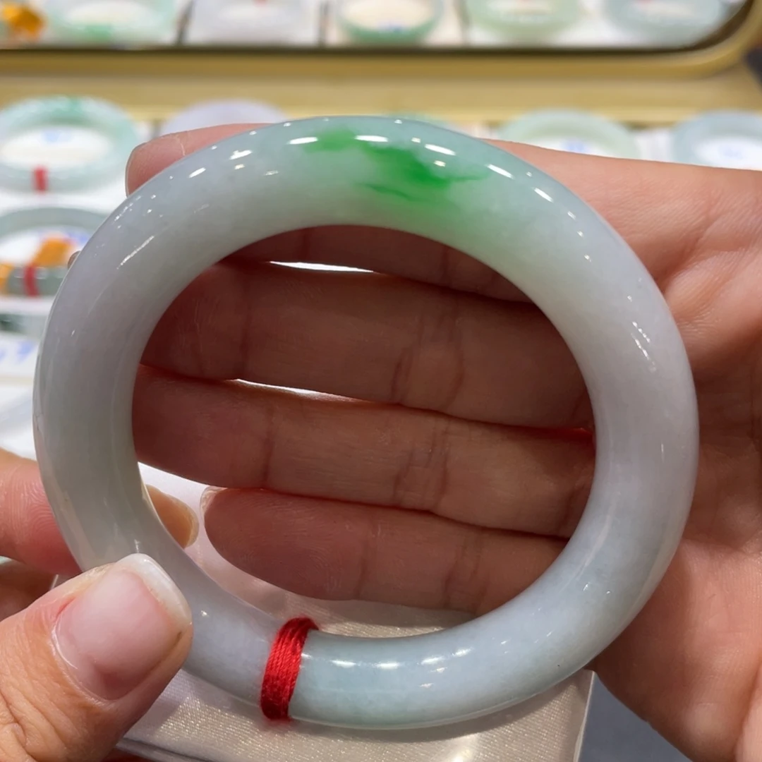 翡翠手镯未镶嵌56圆